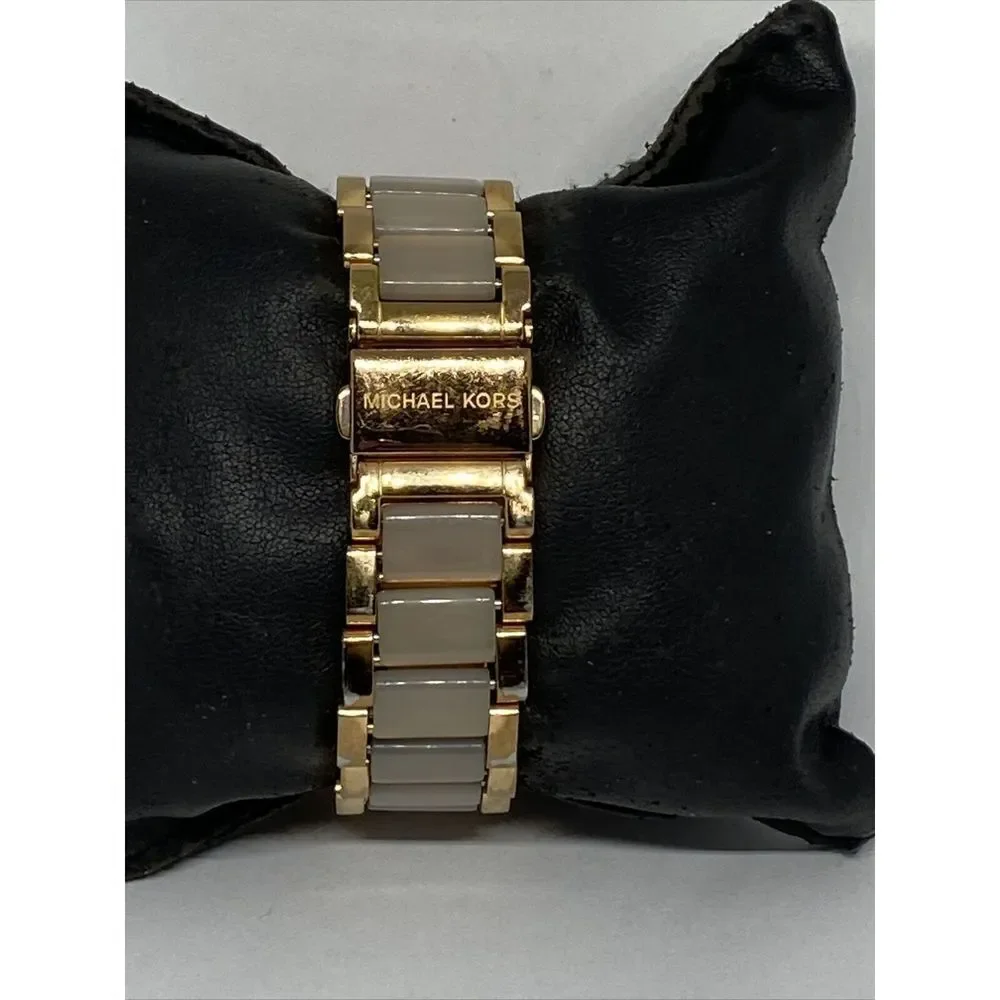 Michael Kors Parker MK5896 Womens Stainless Steel Analog Dial Quartz Watch UC586